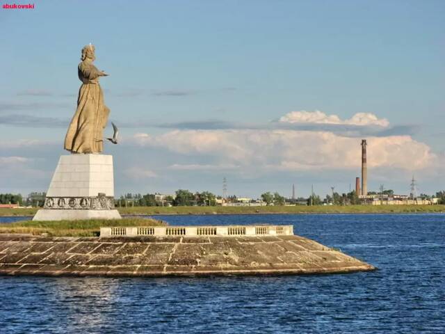 Монумент «Волга», фото